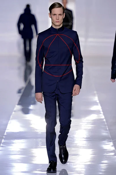 Look 38